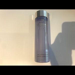 New Cle de peau Essential Correcting Refiner 170ml